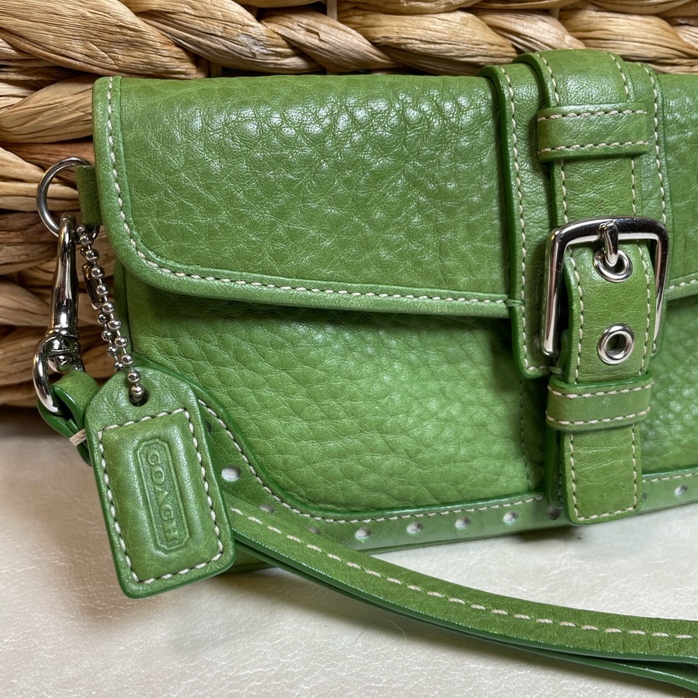 Coach Vintage Rare Green Pebbled Leather Soho Wristlet - Picture 6 of 17